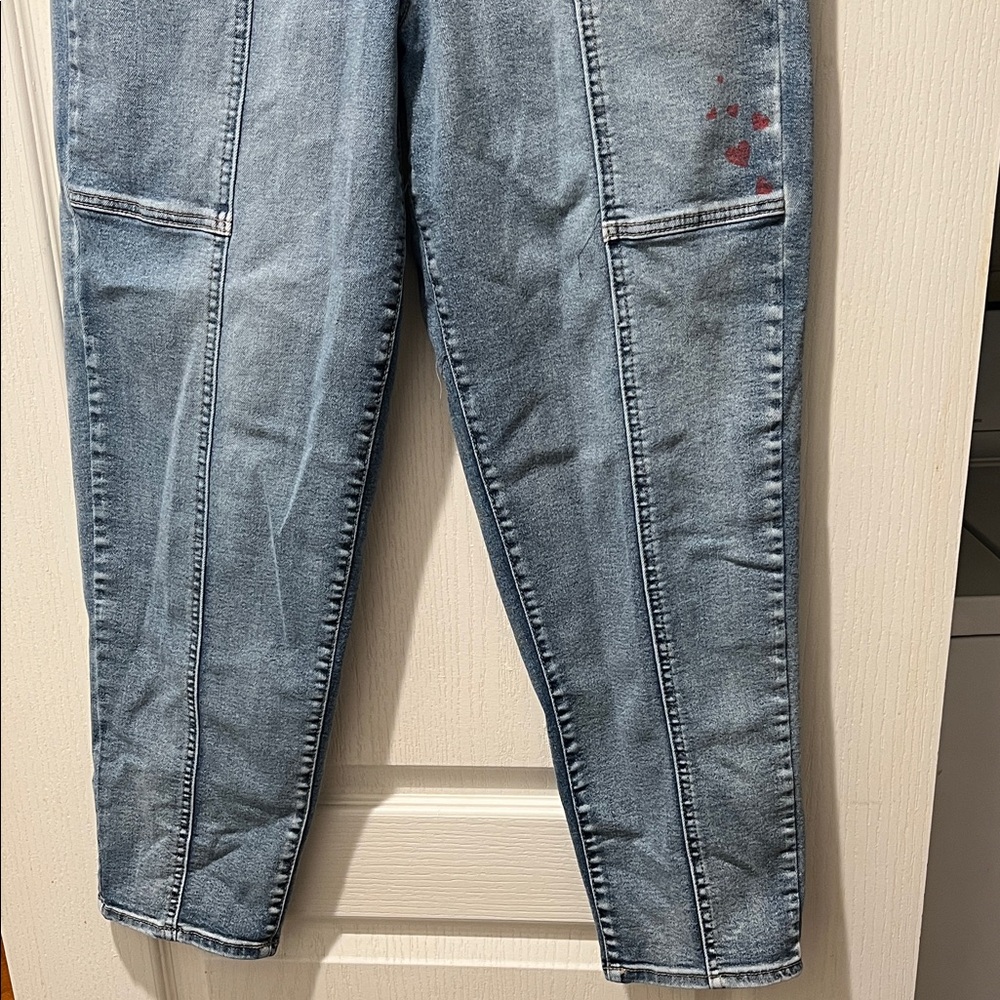 Frayed High Rise Women's Jeans - barrel leg Jeans - Picture 3 of 10